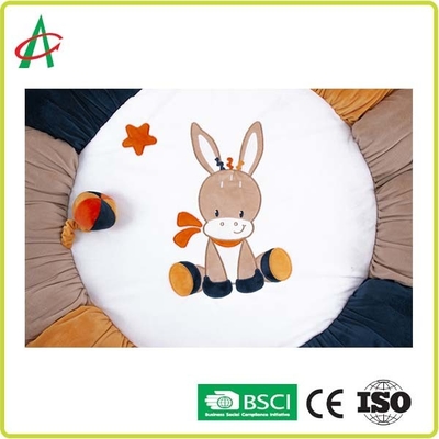 La palestra libera del bambino del tessuto del boa dell'azo gioca i giocattoli di Mat With Mini Plush Animal