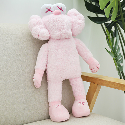 La peluche lavabile di BFF Kaws gioca i cuscini come regalo di festa